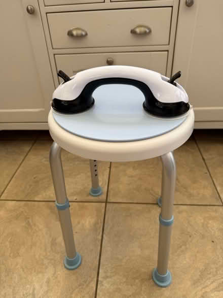 Photo of free Swivelling shower chair and suction handled (Polegate BN24) #2