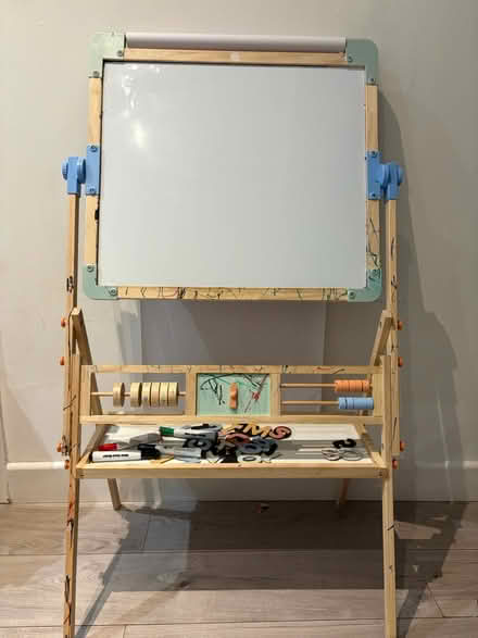 Photo of free Child’s Whiteboard/Chalkboard (DE23) #1