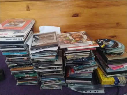Photo of free CDs and dvds bundle (TN34 blacklands) #1