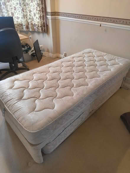 Photo of free Trundle bed (Selly park B29) #1