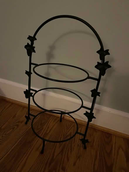 Photo of free 3-tier plate stand (Wedgwood) #1