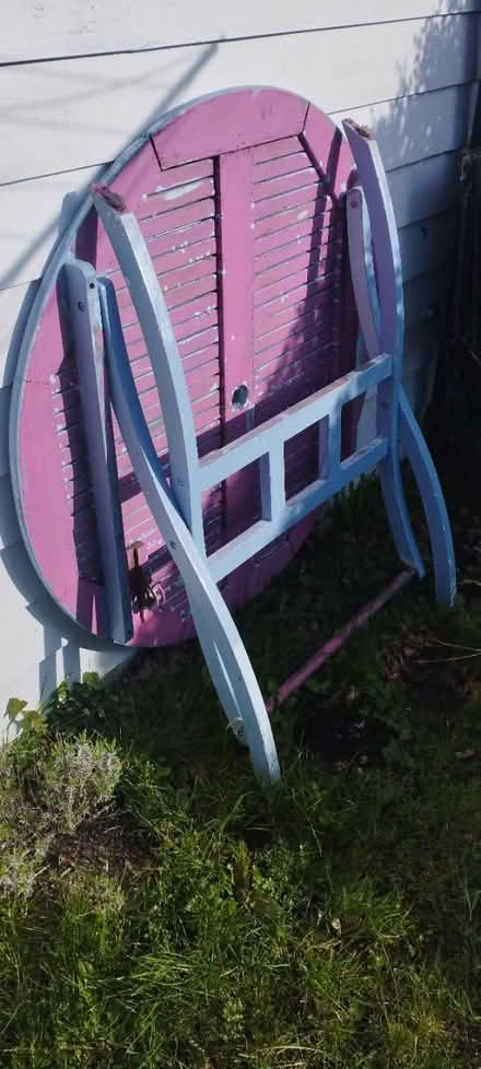 Photo of free Round garden table (Hooe) #3
