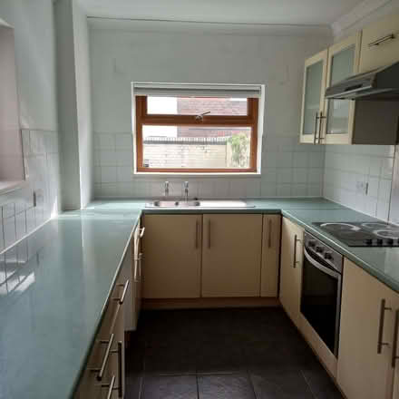 Photo of free Kitchen cupboard doors an worktop (Aigburth L17) #1