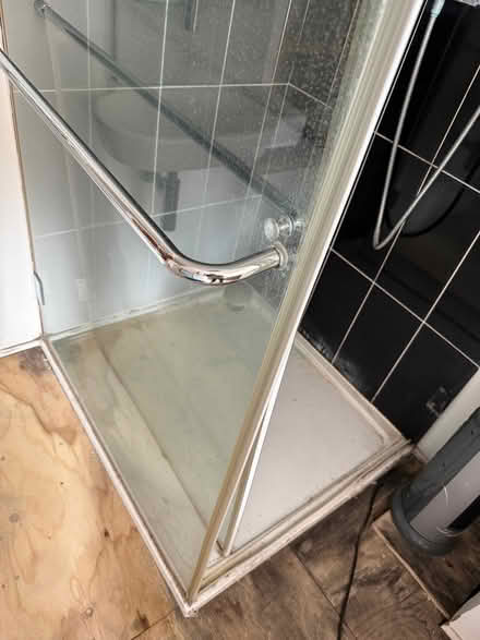 Photo of free Corner shower enclosure: fixed panels, clear glass (Wokingham RG40) #3