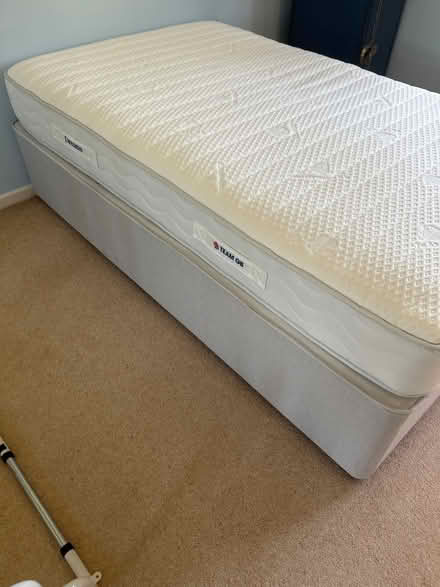 Photo of free Queen divan bed (Codicote SG4) #2