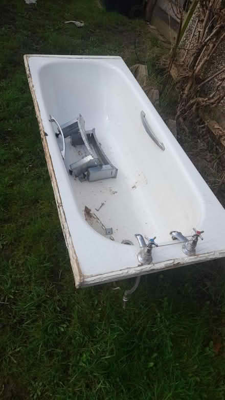 Photo of free Steel bath (S35 oughtibridge) #1