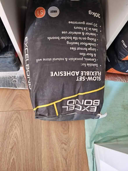 Photo of free Grey slow set adh (IG1) #1