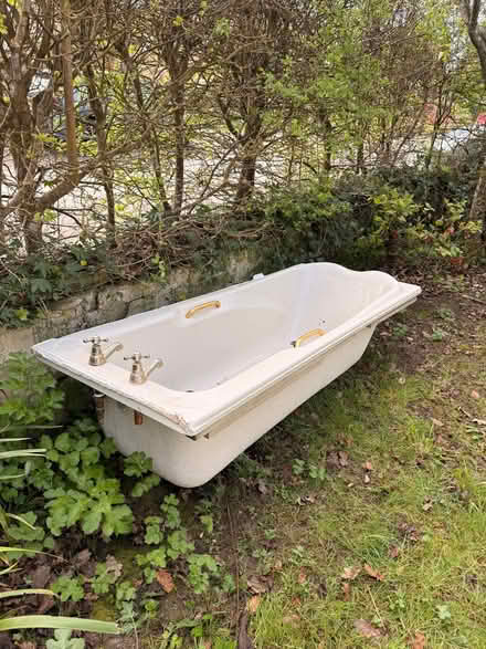 Photo of free Bath Tub (Benenden TN17) #2