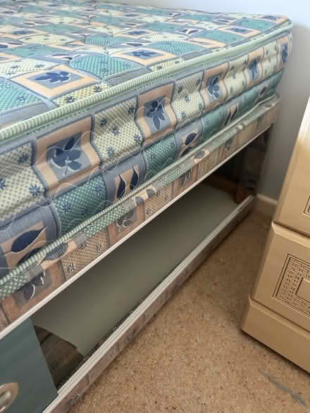 Photo of free 2 x single divan beds with Storage (Codicote SG4) #3