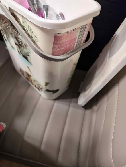 Photo of free Cat food Mar 25 (MK42) #2