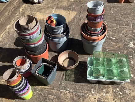 Photo of free Plastic Plant pots (Northaw EN6) #1