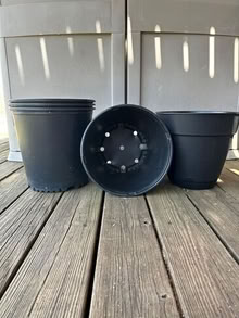 Photo of free Plastic Round Pots (20874) #1
