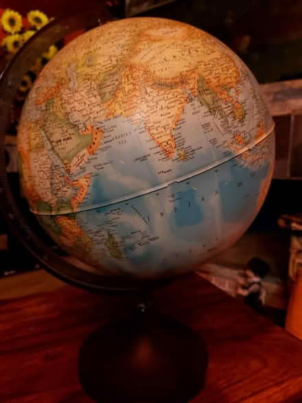 Photo of free Globe, free standing (Redditch B98) #1