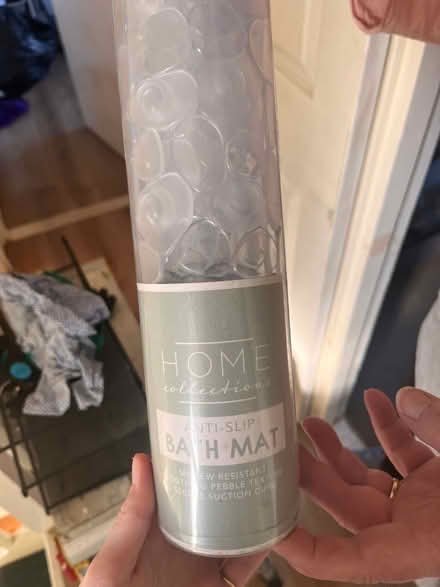 Photo of free New non slip bath mat (Paulsgrove PO6) #2