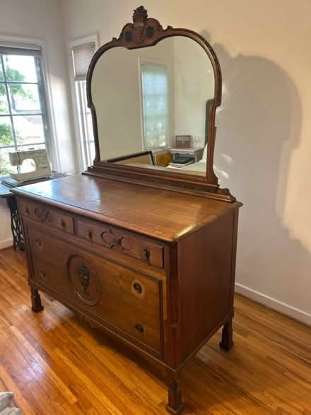 Photo of free Dresser with mirror (Beverly Grove in Los Angeles) #1