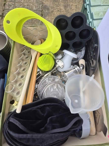 Photo of free Kitchen miscellaneous (NW11 6LN) #1