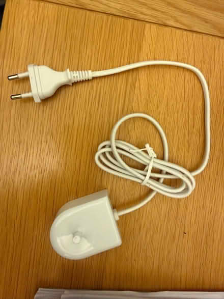 Photo of free Phillips electric toothbrush charger (Steyning BN44) #1