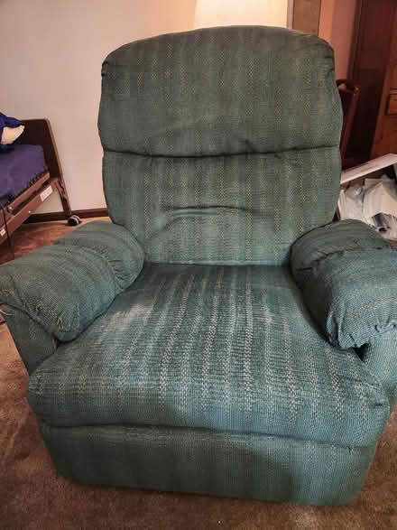 Photo of free recluner (Manville) #1