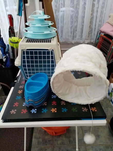 Photo of free Cat things (Godmanchester PE29) #3