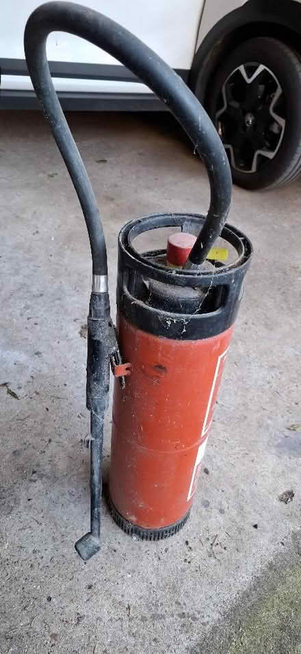 Photo of free Fire extinguisher (Ashow CV8) #2