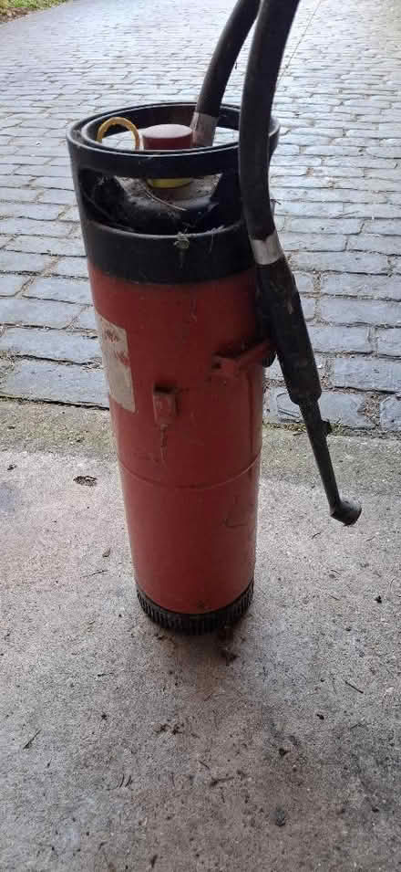 Photo of free Fire extinguisher (Ashow CV8) #3