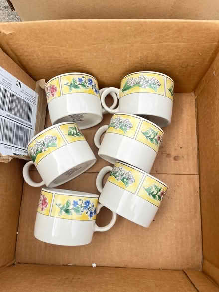 Photo of free Ceramic mugs (Oradell) #1
