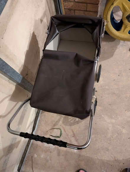 Photo of free Vintage Mothercare toy pram (Burnmill Farm LE16) #3