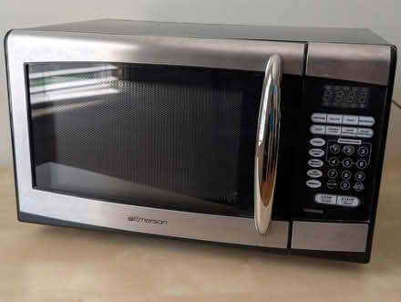 Photo of free Microwave, 900 watt (near Palo Alto High School) #1