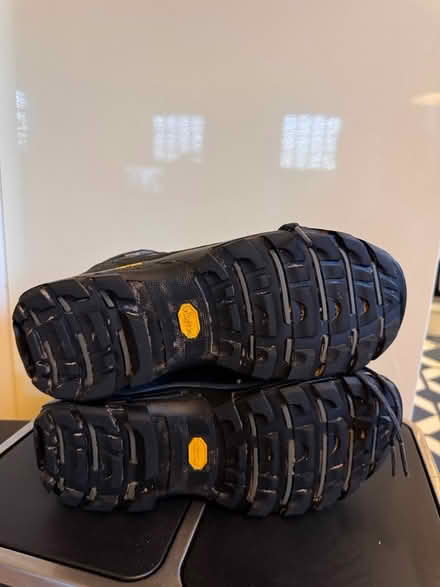 Photo of free Men’s Walking Boots Size 9 (Chelmsford CM2) #4