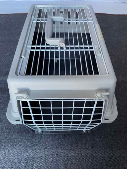 Photo of free Cat box (Highbury New Park N5) #2