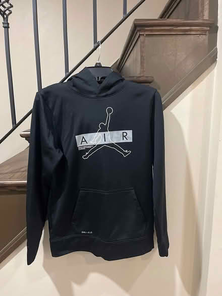 Photo of free Boys 13-15 Nike hoodie (West view terrace, Oakville) #1
