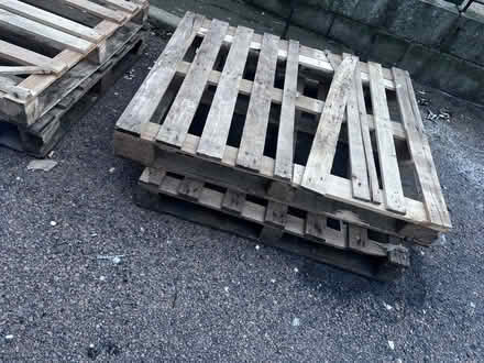 Photo of free 4 pallets (AB11) #3