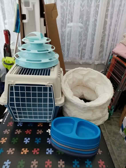 Photo of free Cat things (Godmanchester PE29) #1