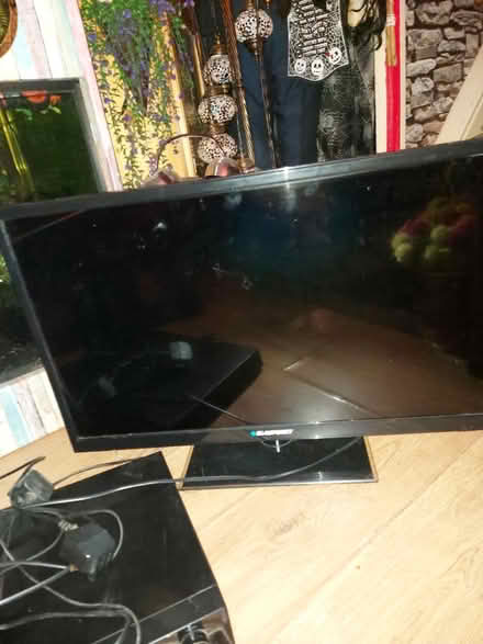 Photo of free 32 inch tv, dvd player. No remotes (Redditch B98) #3