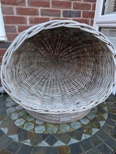 Photo of free Cat basket, wicker (Cranham Gate GL3) #2