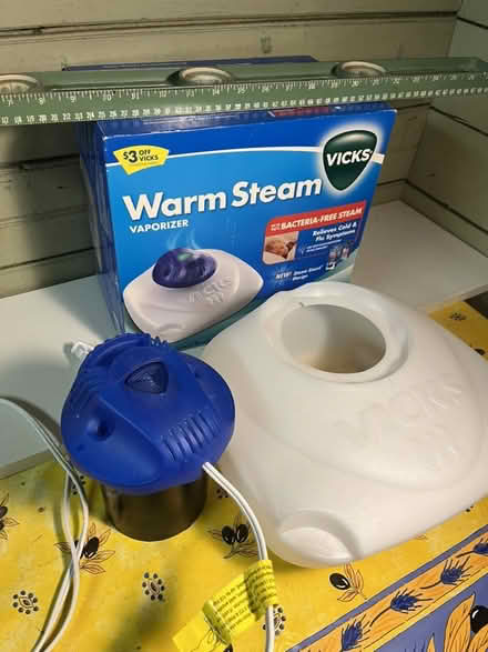 Photo of free Warm steam vaporizer by Vicks (Nr Fresh Pond & Mt Auburn Cem.) #2