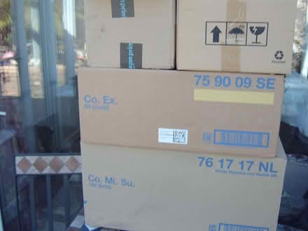 Photo of free 2 large 2 small sturdy boxes (Durrington BN13) #1