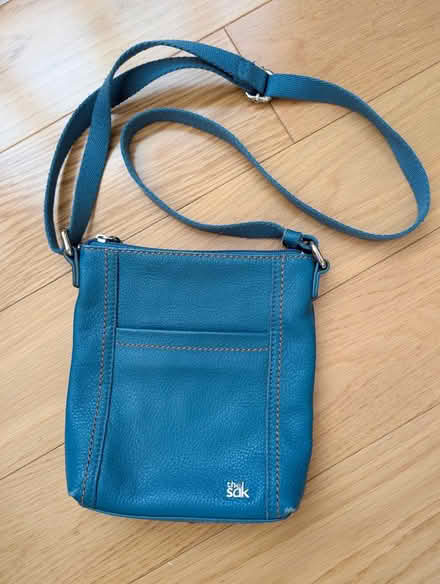 Photo of free Blue leatherette crossbody purse (Hercules) #1