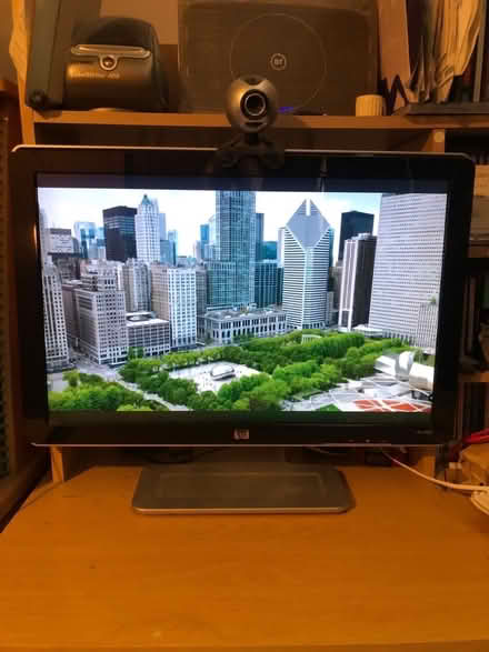 Photo of free HP w2216 21.6 inch Monitor (Eaglestone MK6) #1