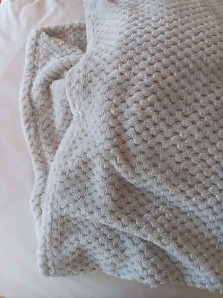 Photo of free large silver grey textured fluffy throw (Chippenham SN15) #3