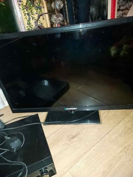 Photo of free 32 inch tv, dvd player. No remotes (Redditch B98) #2