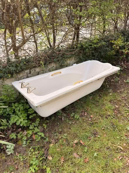 Photo of free Bath Tub (Benenden TN17) #1