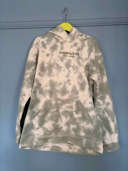 Photo of free Child’s Green camouflage hoodie (Tilehurst RG30) #1
