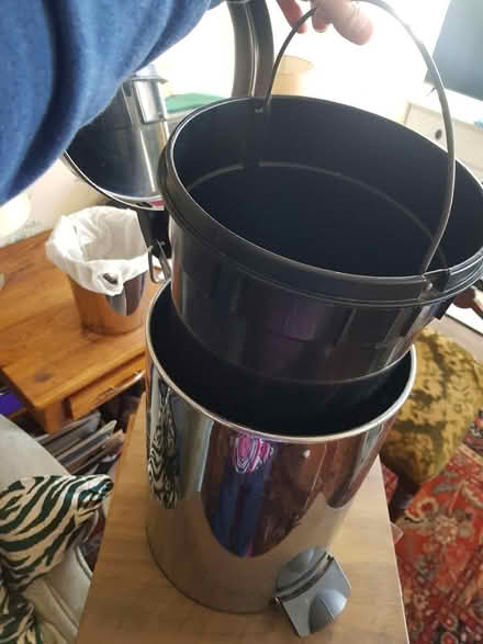 Photo of free Brabantia 12L pedal bin (BA1) #4