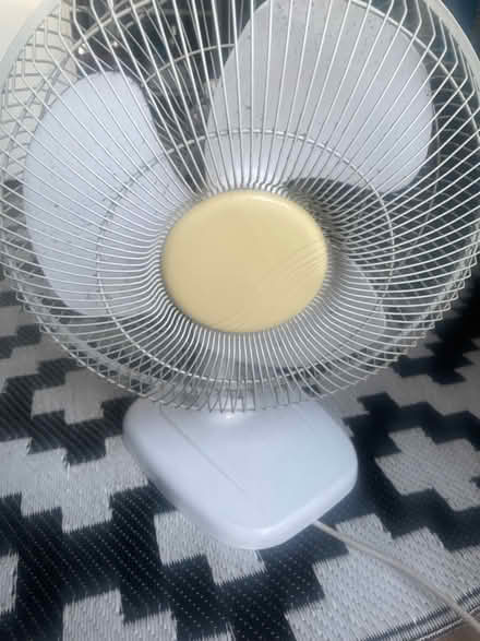Photo of free Table top fan (Garston WD25) #1