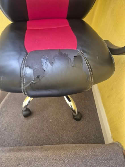 Photo of free Gaming chair (Hayes UB3 2) #2