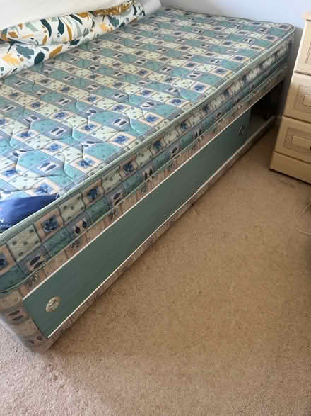 Photo of free 2 x single divan beds with Storage (Codicote SG4) #2