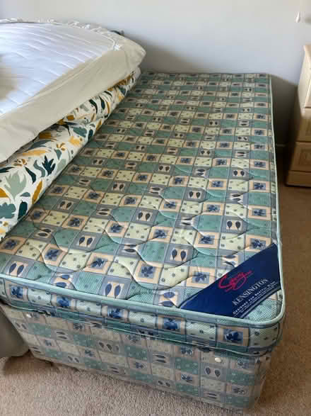 Photo of free 2 x single divan beds with Storage (Codicote SG4) #1