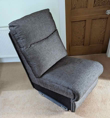 Photo of free 2 parts Lazy boy sectional settee (Joppa EH15) #3