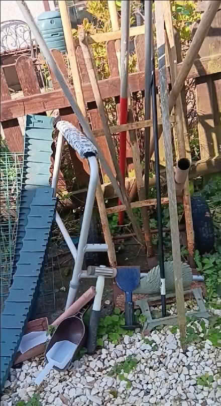 Photo of free old tools + wolf handles (Allington NG32) #1